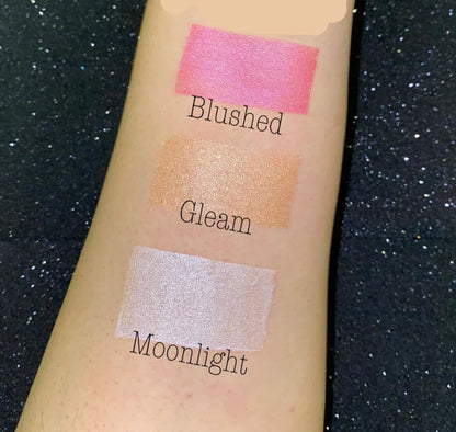 glamstar in the spotlight illuminater and blush
